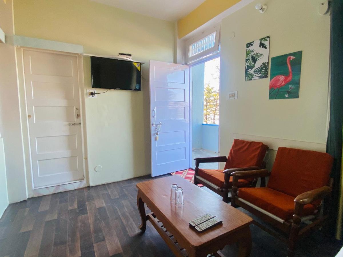 The Travelista Shimla Bed and Breakfast Exterior foto